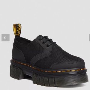 DR MARTENS Audrick platform shoes size 11